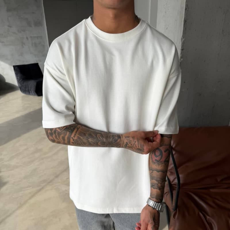 WHITE BASIC T